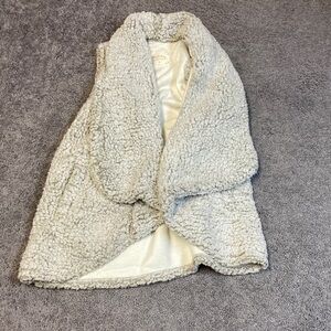 Altard state fuzzy Sherpa vest